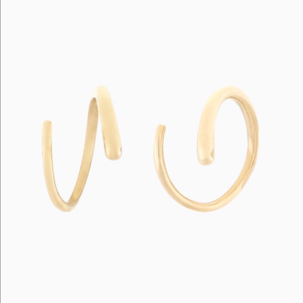 SINGLE MEJURI SPIRAL EARRING